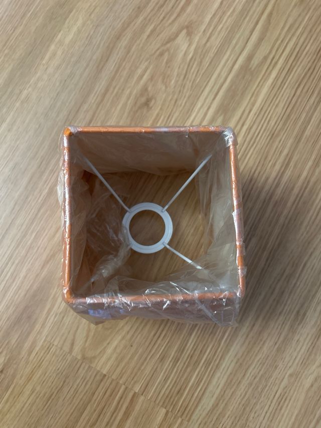 Pantalla o tulipa para lampara mesilla