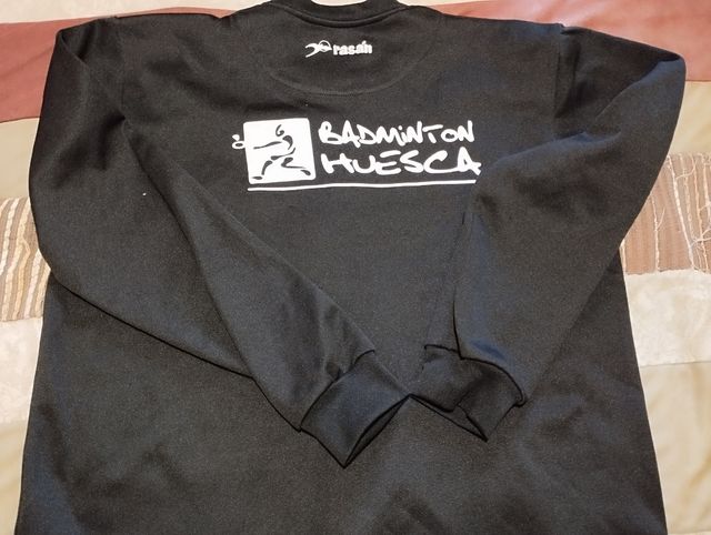 Chándal: pantalón + sudadera.