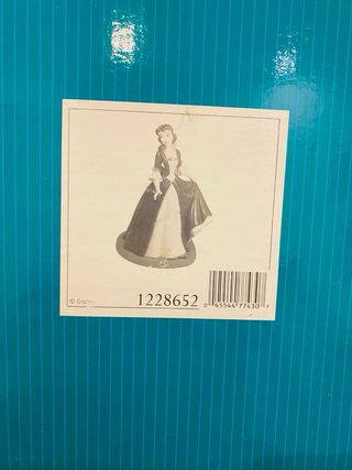 WDCC - Disney - Belle “The Gift of Love” Holiday