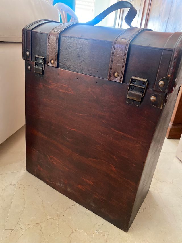 Pequeño baul madera alto 38