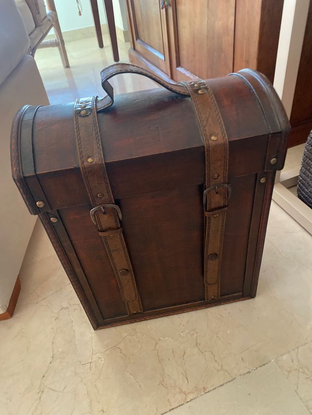 Pequeño baul madera alto 38