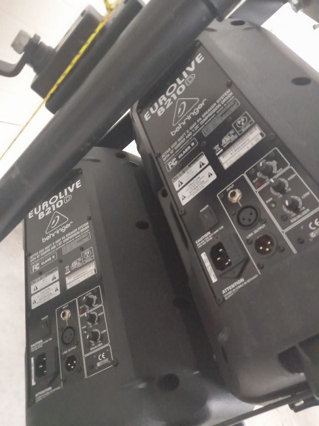 Altavoces volados por cierre de loal