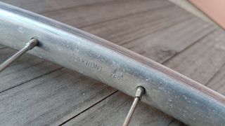 Llanta AKRONT buje ZEUS