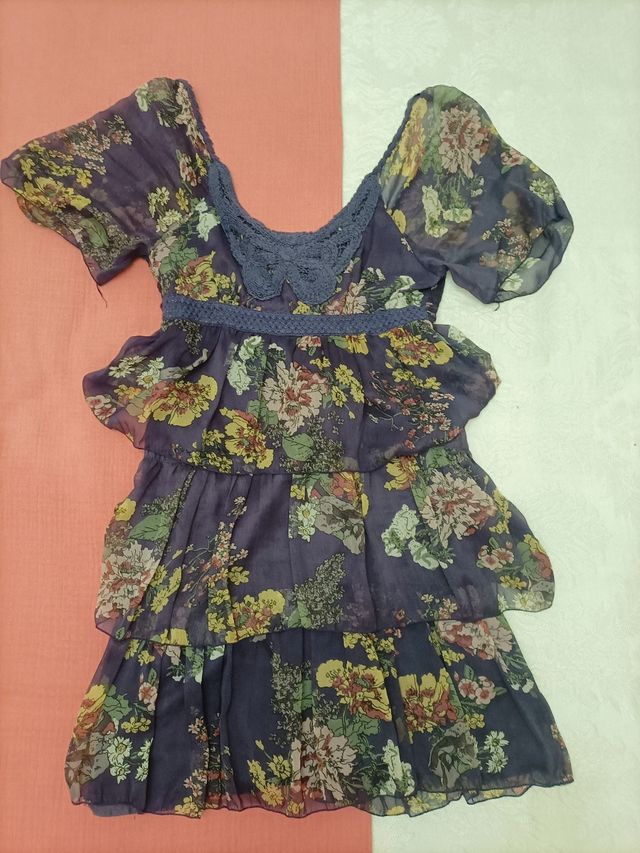 Vestido volantes floral morado 