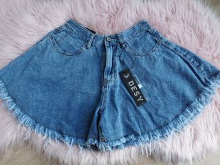 Falda pantalón corto nueva con etiqueta