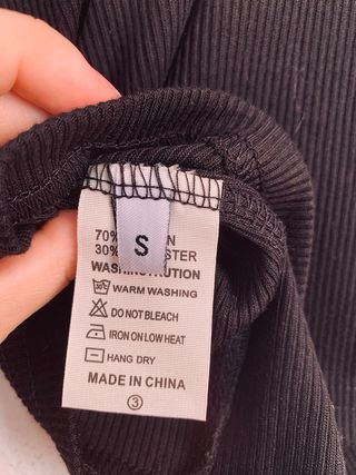 Falda tubo negra botones