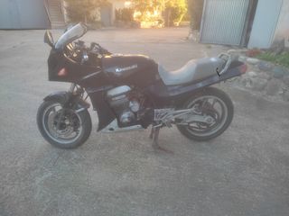 KAWASAKI GPZ 900R TOP GUN