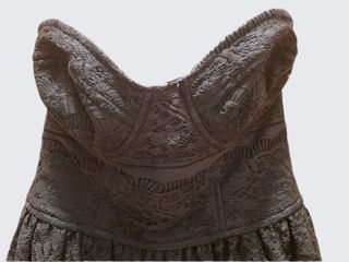 Vestido negro de encaje