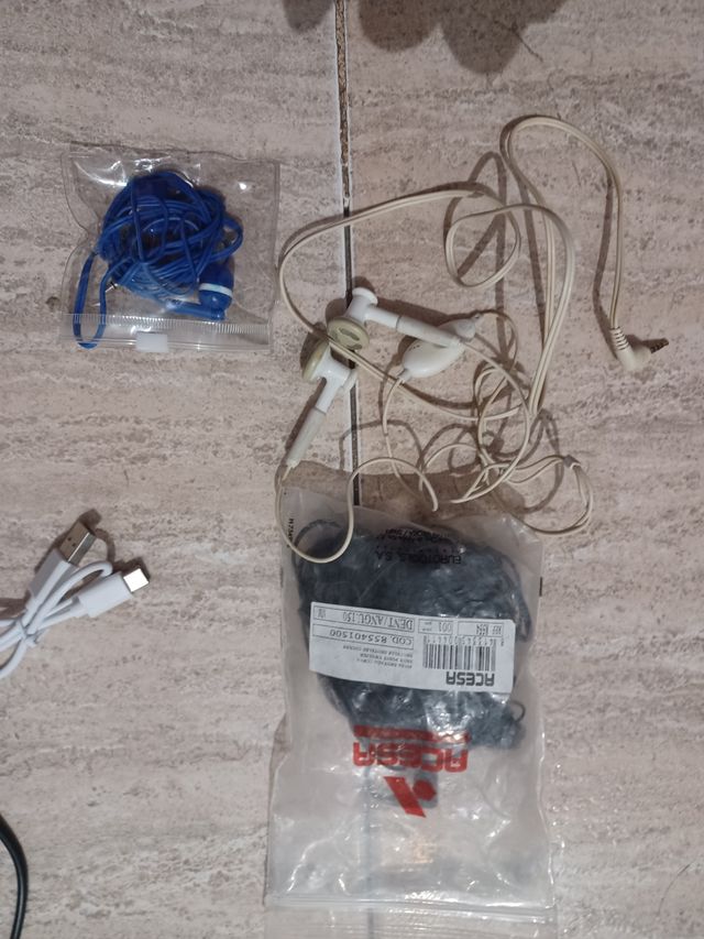 Lote de cables y conexiones