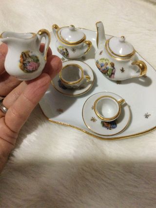 Juego de porcelana para casa de muñecas