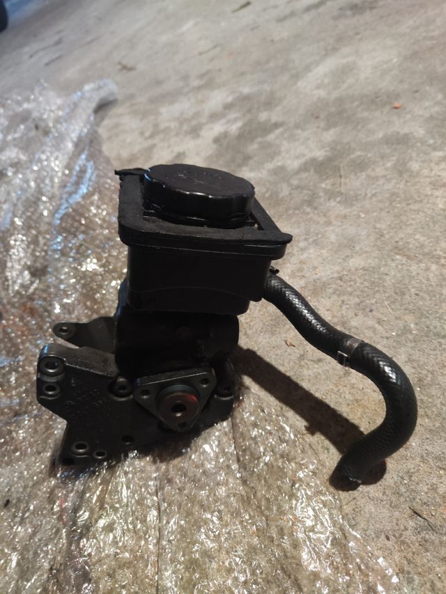 Bomba direccion bmw 530d e39