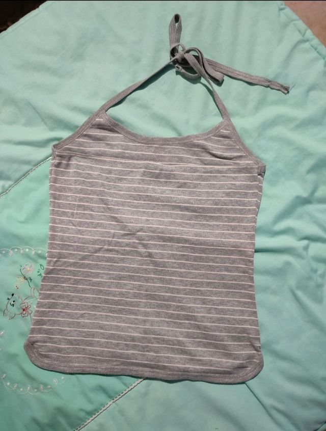 Top legato alla nuca