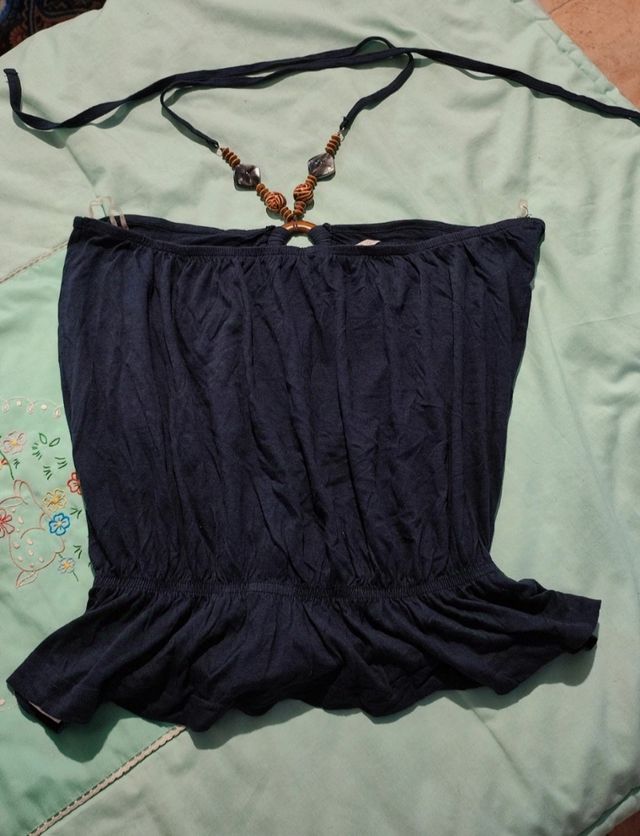 Top legato alla nuca