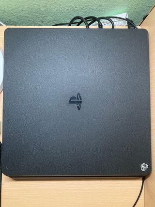 Ps4 slim 1 TB