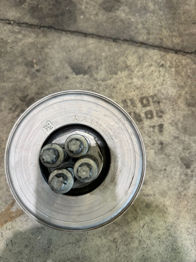 Polea dumper mercedes 2015