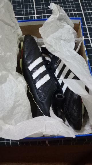 BOTAS DE FUTBOL N°42