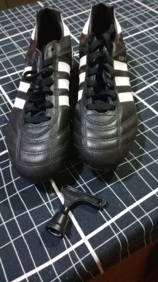 BOTAS DE FUTBOL N°42