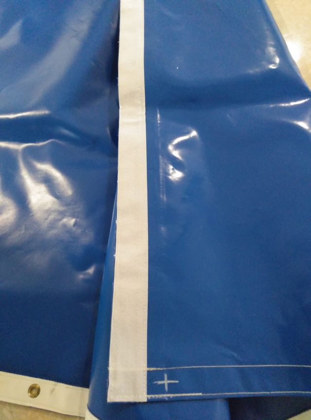 Due tende da sole in PVC con fianchi