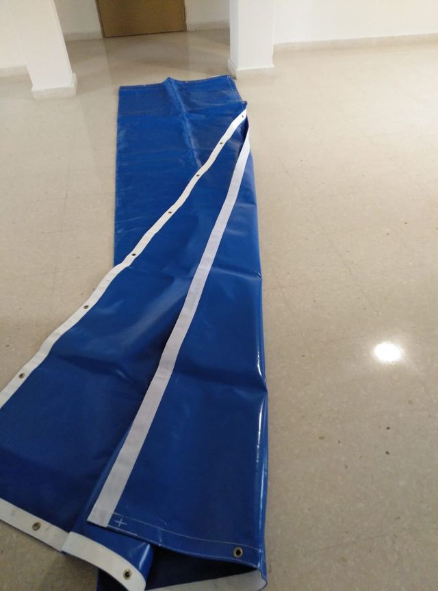 Due tende da sole in PVC con fianchi