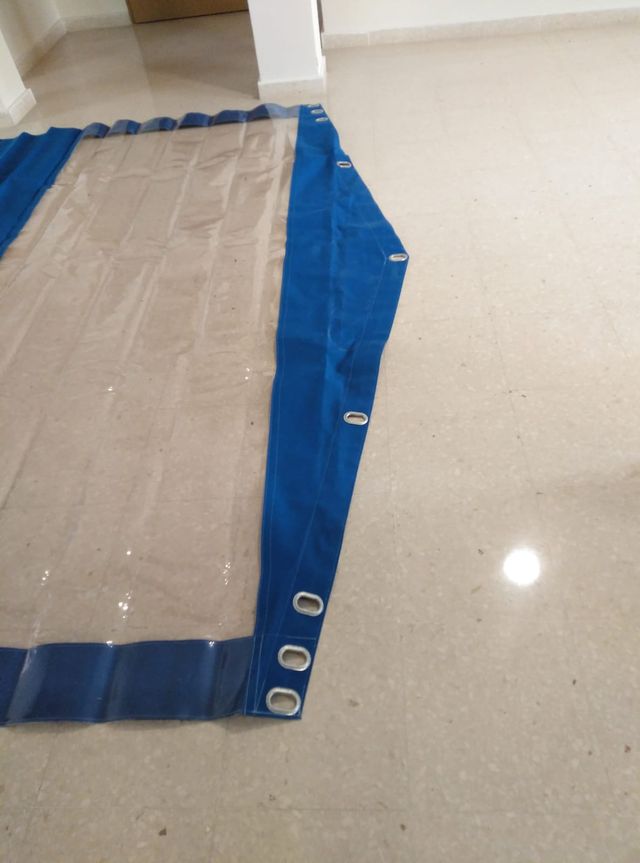 Due tende da sole in PVC con fianchi