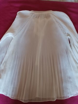Blusa blanca plisada