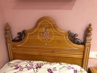 Dormitorio con cabecero para cama de 90