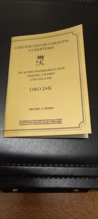 Cubertería chapada en oro
