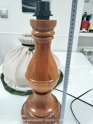 Lámpara vintage madera maciza.