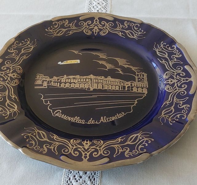 PLATO DECORATIVO DE PORCELANA Y PLATA