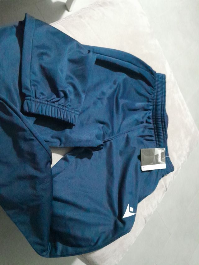 Pantalón niño sin usar con etiqueta