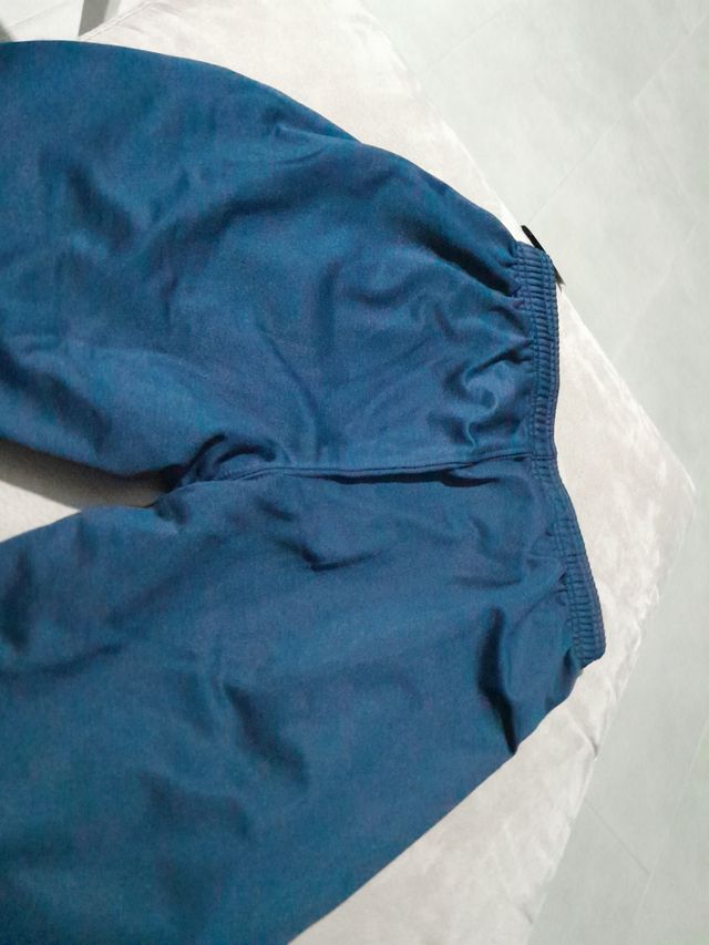 Pantalón niño sin usar con etiqueta
