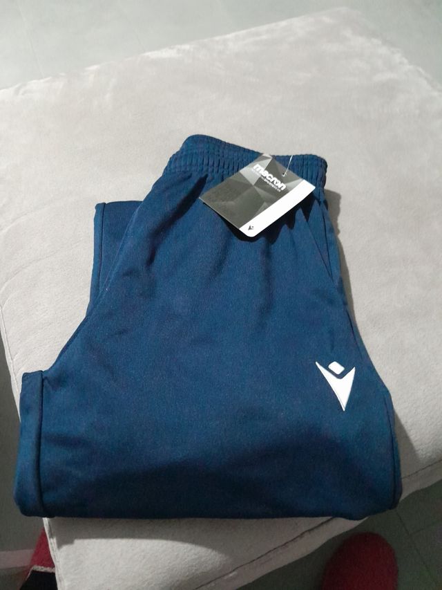 Pantalón niño sin usar con etiqueta