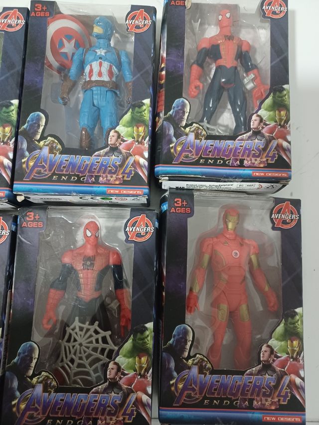 LIQUIDACIÓN Muñeco de Marvel Spiderman hulk
