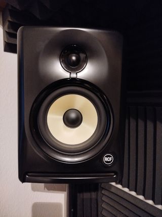 Monitores estudio RCF Ayra 6