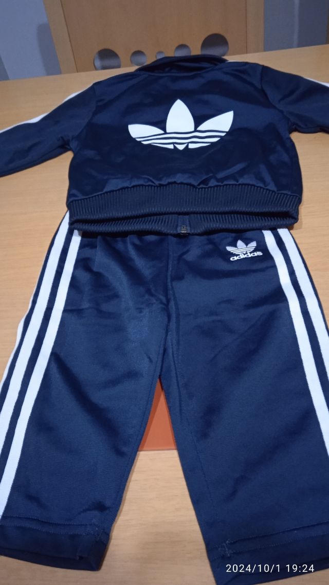 Chándal niño Marca Adidas ,como nuevo