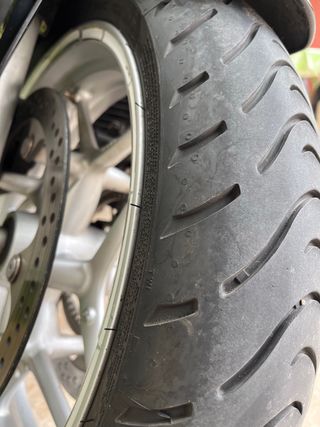 BMW R1200R con maletas y cofre originales