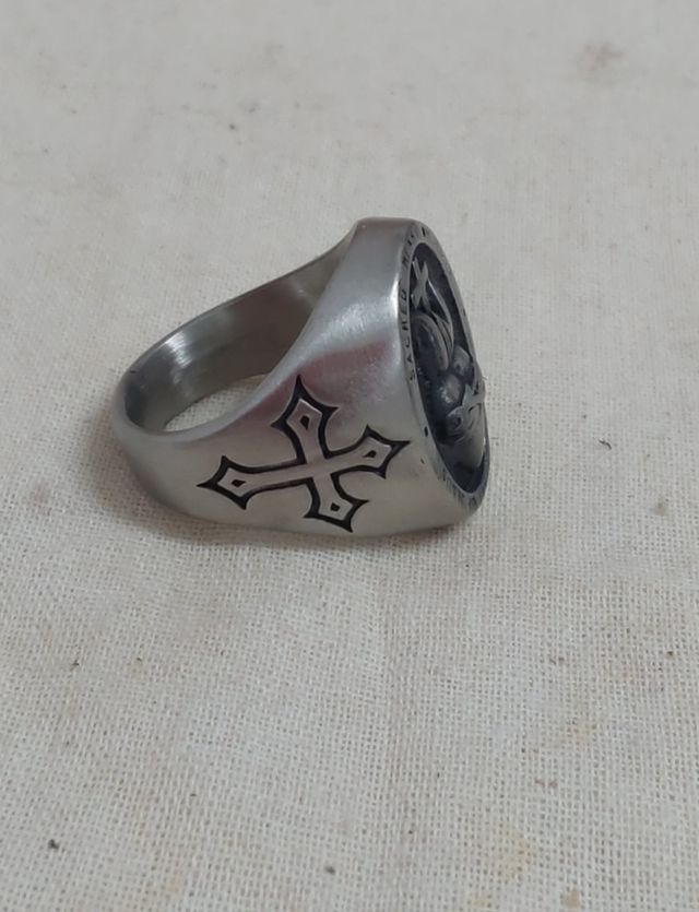Anillo Corazón de jesús.Unisex.OFERTA SÓLO HOY