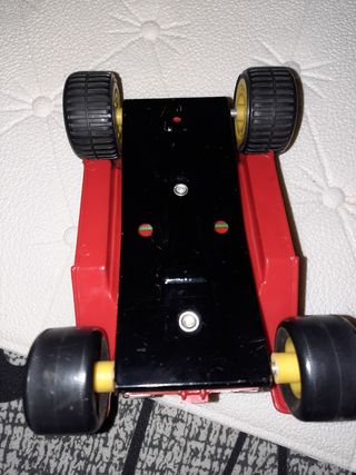 Coche chapa y plástico