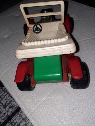 Coche chapa y plástico