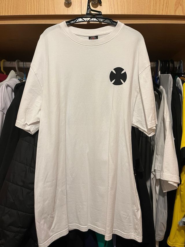 Camiseta independent