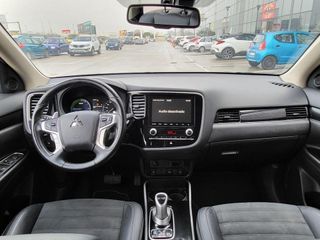 MITSUBISHI Outlander 2.4 PHEV Motion Auto 4WD
