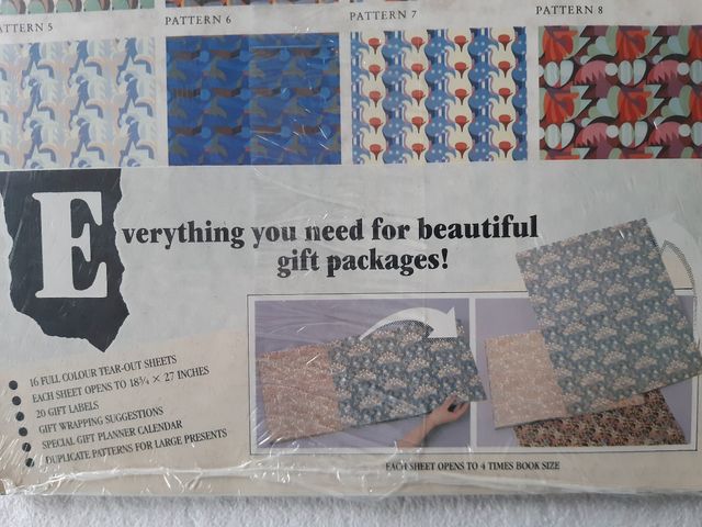 Carta decorata per regali e altro