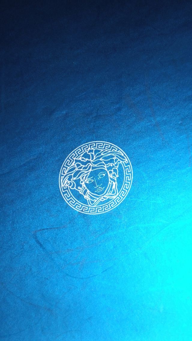 VERSACE'S ESSENCE EXCITING