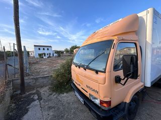 Nissan Cabstar 2001