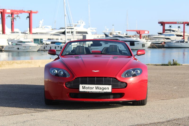 Aston Martin Vantage 14.000 km!!!! - foto 1