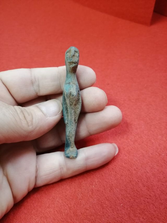 Exvoto ibero muy buena patina y relieve bronce