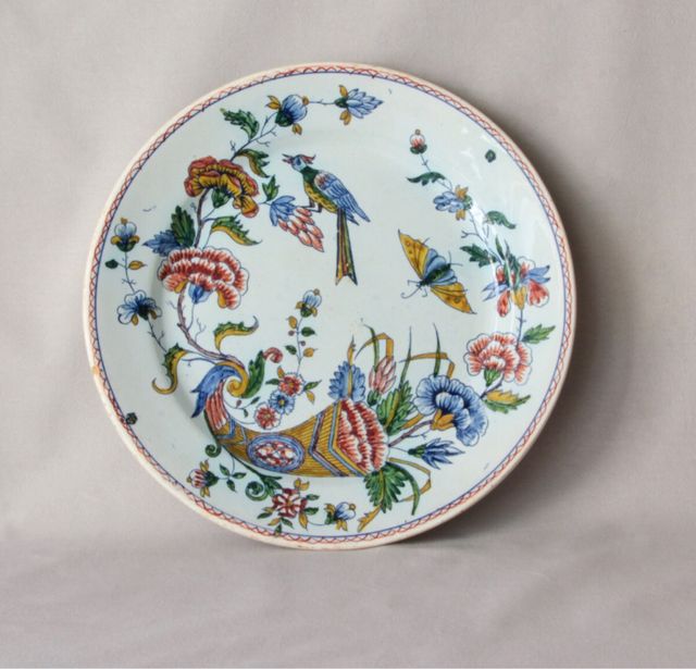 Plato antiguo.Fábrica "Gien"