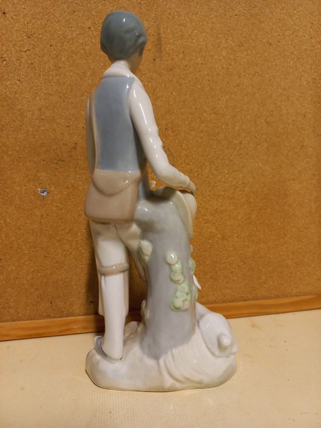 Figura porcelana Casades Niño con Cabra