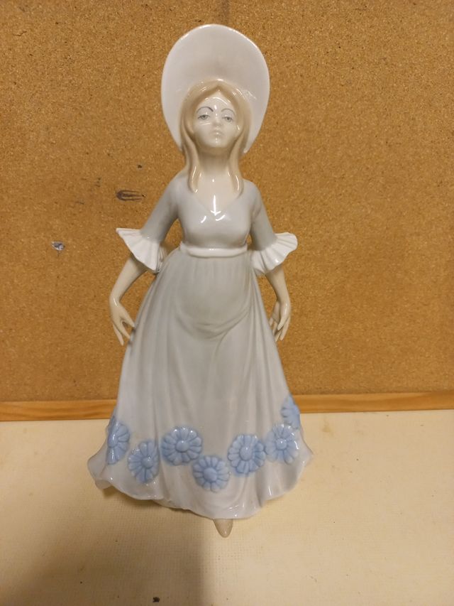 Dama porcelana D'ART. SA