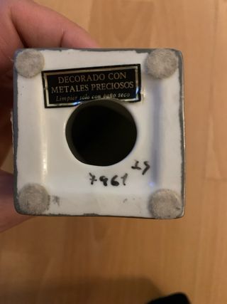 Figura de porcelana oro y platino de ley